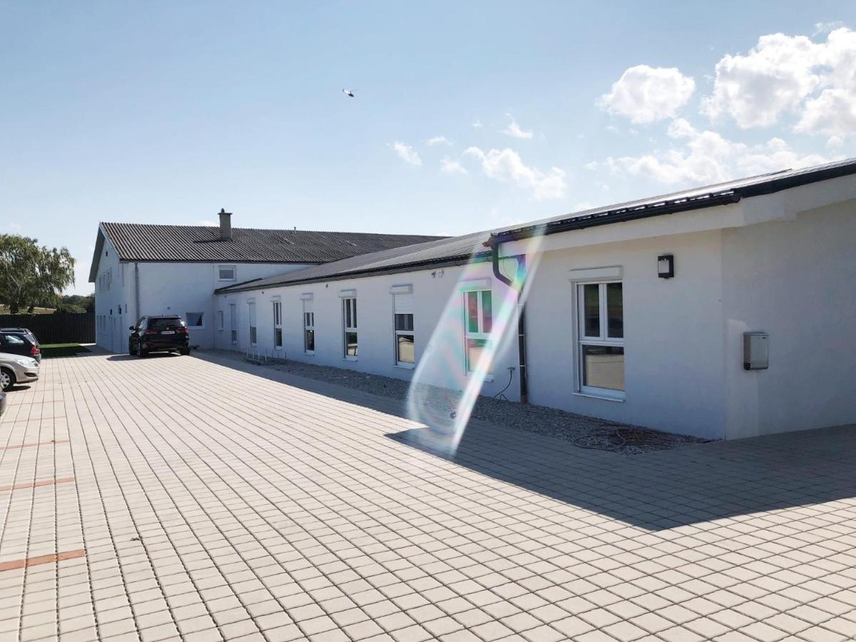 Gaestezimmer Oedenburgerstrasse Pottsching ภายนอก รูปภาพ